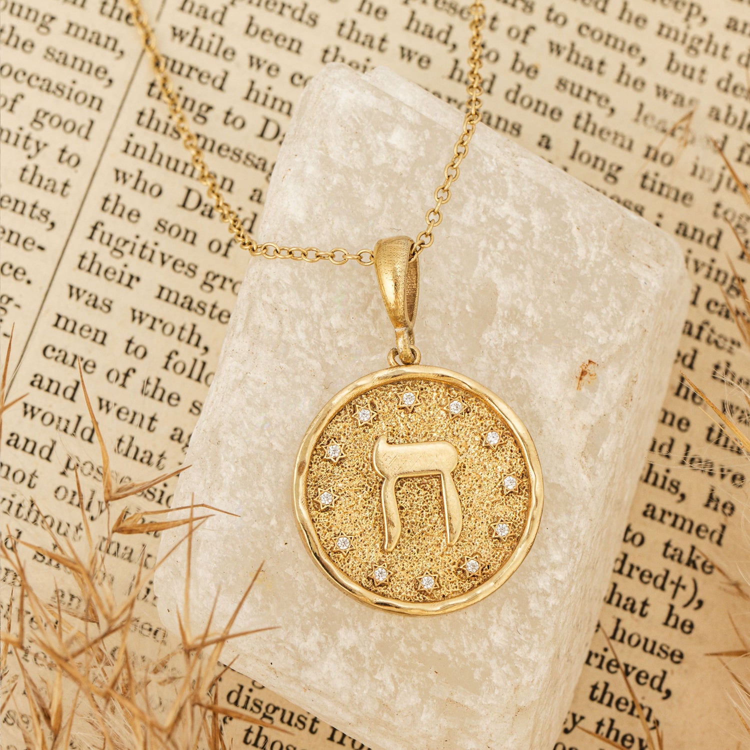 Chet pendant on cream stone  on text
